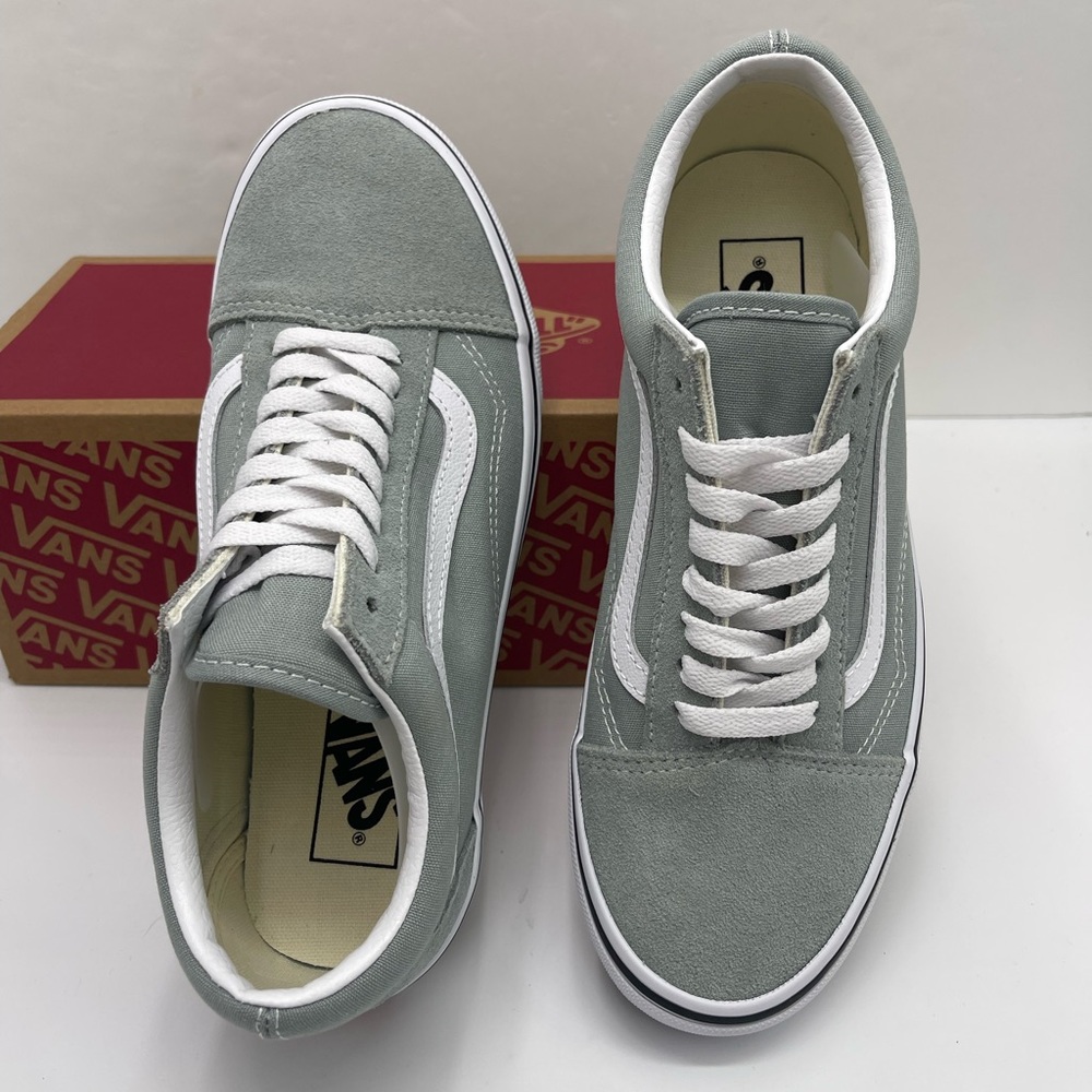 Vans WMNS Old Skool
Color Theory Pure Grey
VNO00CR5EPO Sneakers - Picture 13 of 16